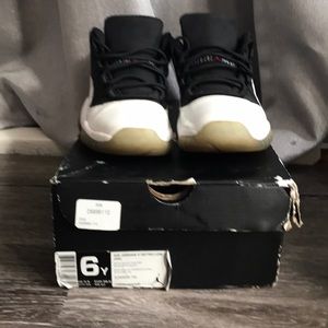 Air Jordan true red 11s